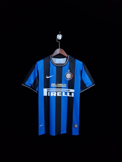 Inter Milan Retro Fan Kit 2010