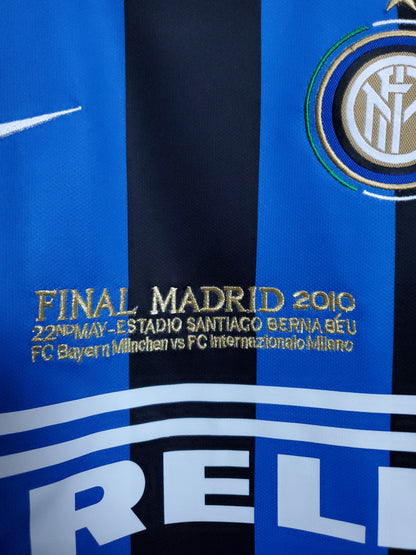 Inter Milan Retro Fan Kit 2010